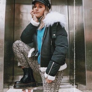 DOC MARTIN - JADON SMOOTH LEATHER PLATFORM BOOTS SIZE 8